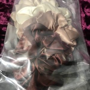 4 silk scrunchies